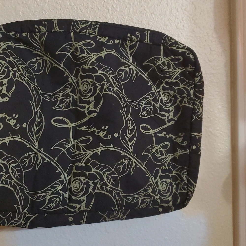 Levi’s black multi print padded cushioned fabric laptop‎ sleeve